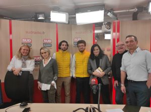 Lire la suite à propos de l’article Ici 1 Lettre 1 Sourire : 1 Lettre 1 Sourire parle à ses auditeurs